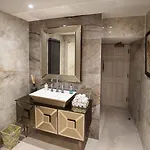 Aynsome Manor 4*