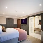 Aynsome Manor Bed and breakfast 4*