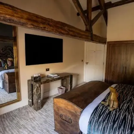 Aynsome Manor Bed and breakfast