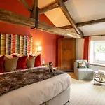 Aynsome Manor לינה וארוחת בוקר 4*