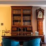 Aynsome Manor