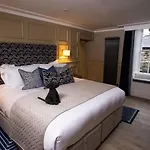 Bed & Breakfast Aynsome Manor