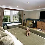 Aynsome Manor 4* קרטמל