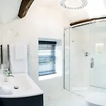 Aynsome Manor 4*