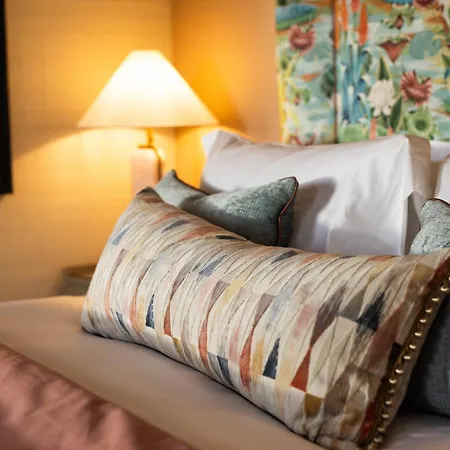 Aynsome Manor 4*