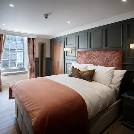 Aynsome Manor Bed & Breakfast 3*