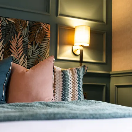 ベッド・アンド・ブレックファスト Aynsome Manor 4*