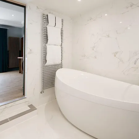 Aynsome Manor カートメル