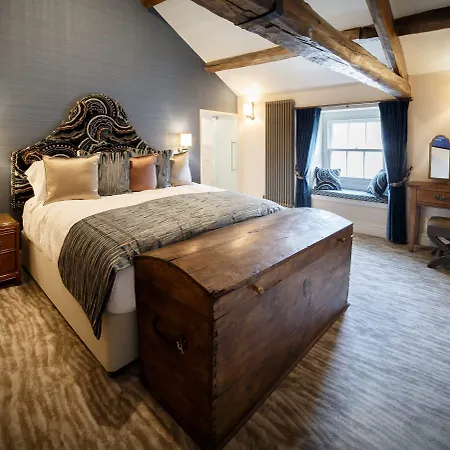 Aynsome Manor 4*