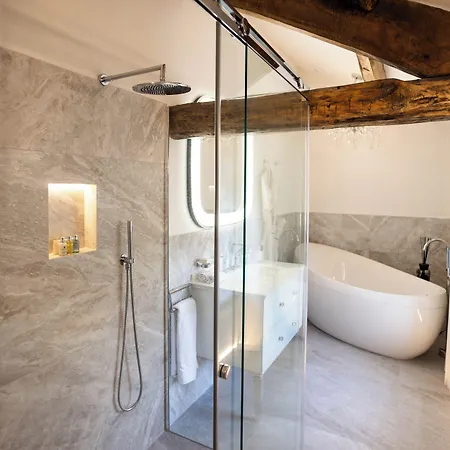 Couette-café Aynsome Manor 4*